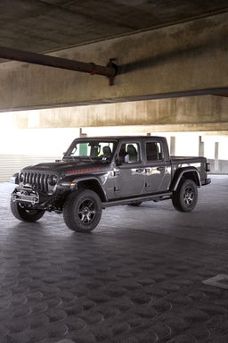 FS-1 Series Stubby Front Bumper for Wrangler & Gladiator, view 3, DV8 Offroad FBJL-11
