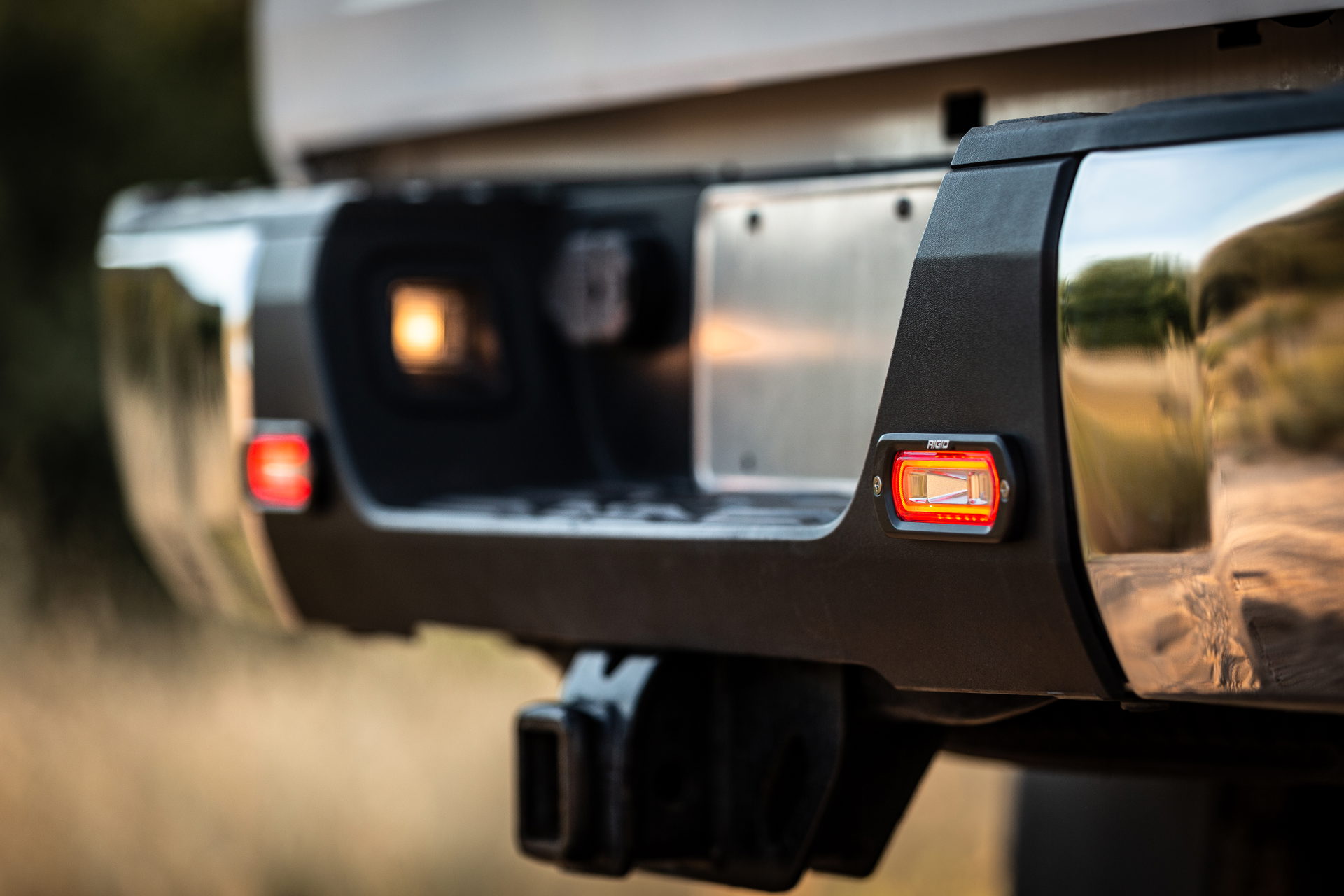 RIGID Industries SR-L Spreader Pod, 3 Wire, Surface Mount, Red Halo