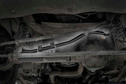 Forged Front Track Bar for Jeep Grand Cherokee 4WD (1999-2004) shown installed, Rough Country 10621