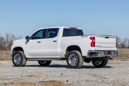 3.5-Inch M1 Lift Kit with Red Control Arms for Silverado 1500, view 6, Rough Country 110440RED