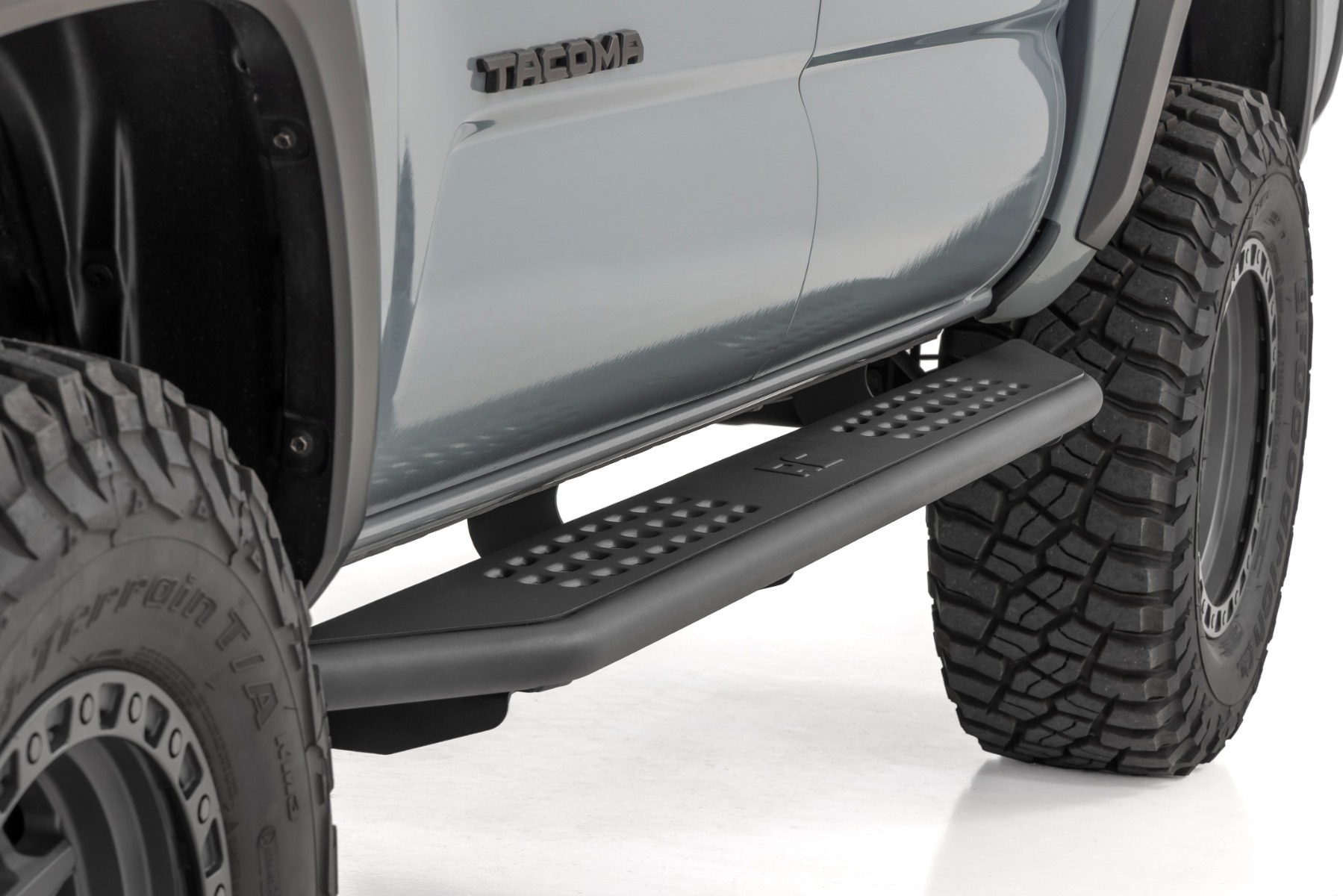 OV2 Running Boards for 2016-2023 Toyota Tacoma Double Cab, Rough Country 14012