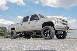 6-Inch Lift Kit with V2 Shocks for Chevy & GMC 8-Lug, view 3 — Rough Country 16170