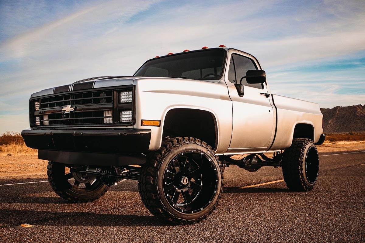 Rough Country 6-Inch Lift Kit with N3 Shocks for Chevy/GMC C10/K10 4WD