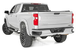 Oval Nerf Steps with 4.5-Inch Stepping Area — Crew Cab, view 5, Rough Country 21002