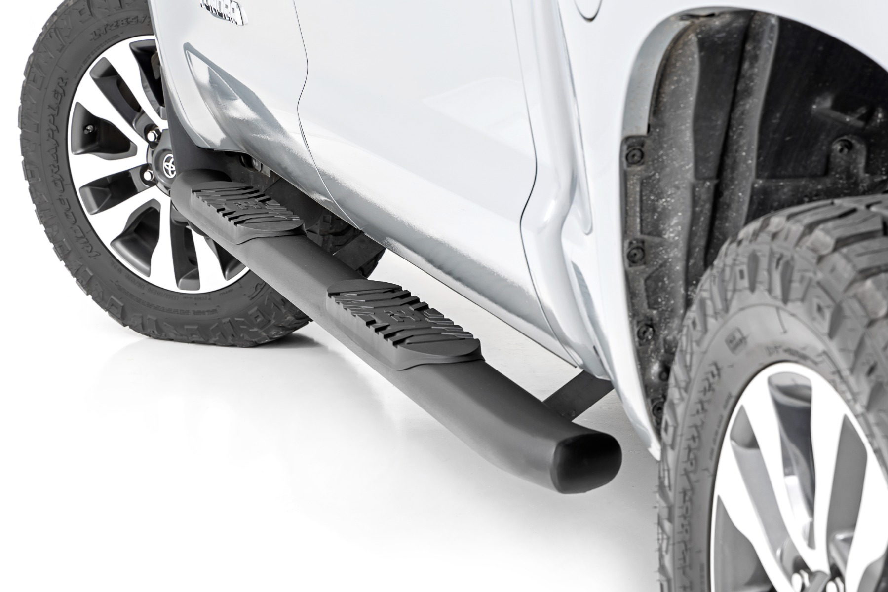 Rough Country Oval Nerf Step Side Steps for Toyota Tundra