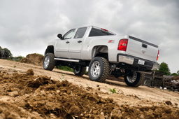7.5-Inch Lift Kit with V2 Shocks for Silverado & Sierra HD, view 2 — Rough Country 25370