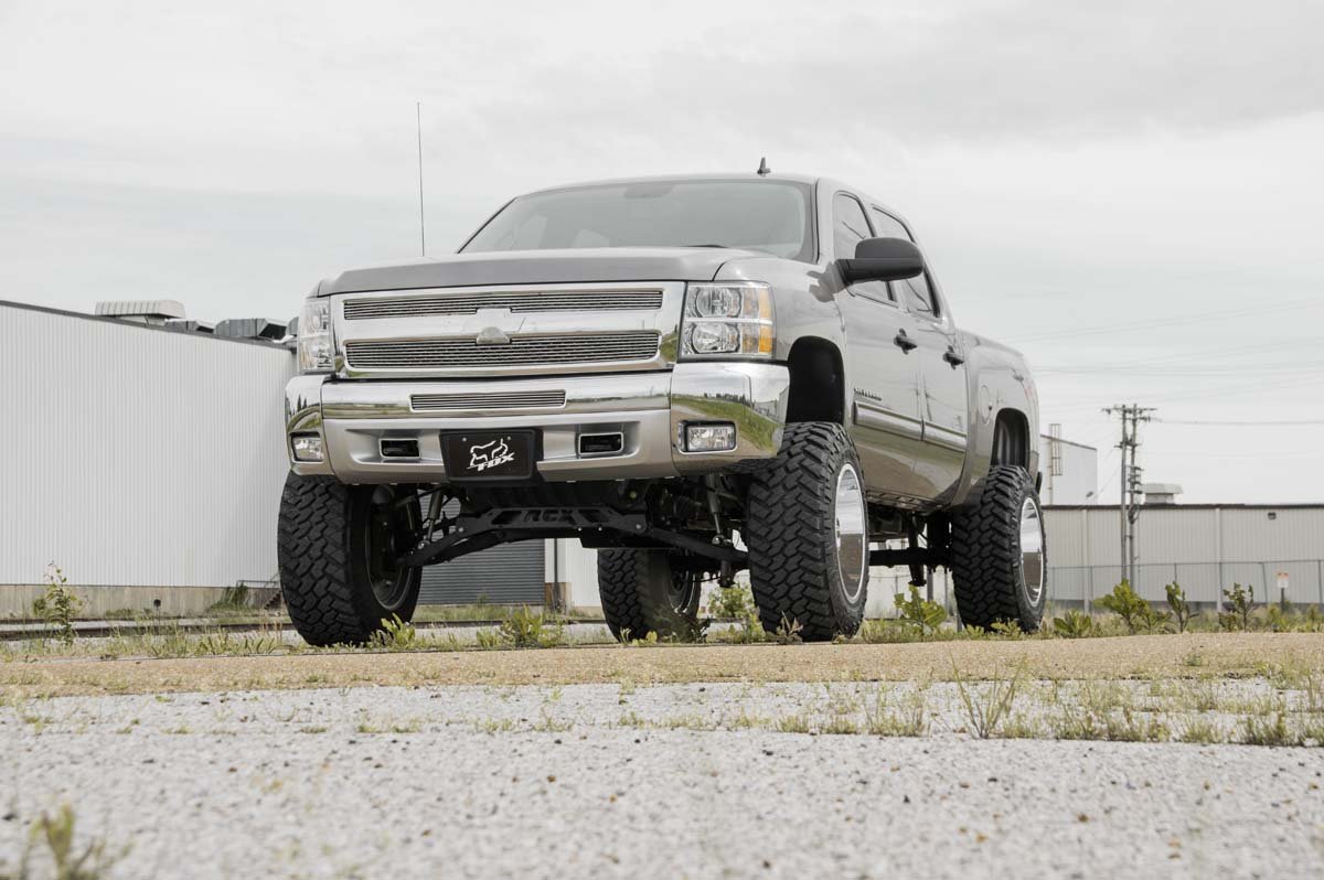 Rough Country 7.5-Inch Lift Kit with N3 Shocks for 2007-2013 Silverado/Sierra 1500