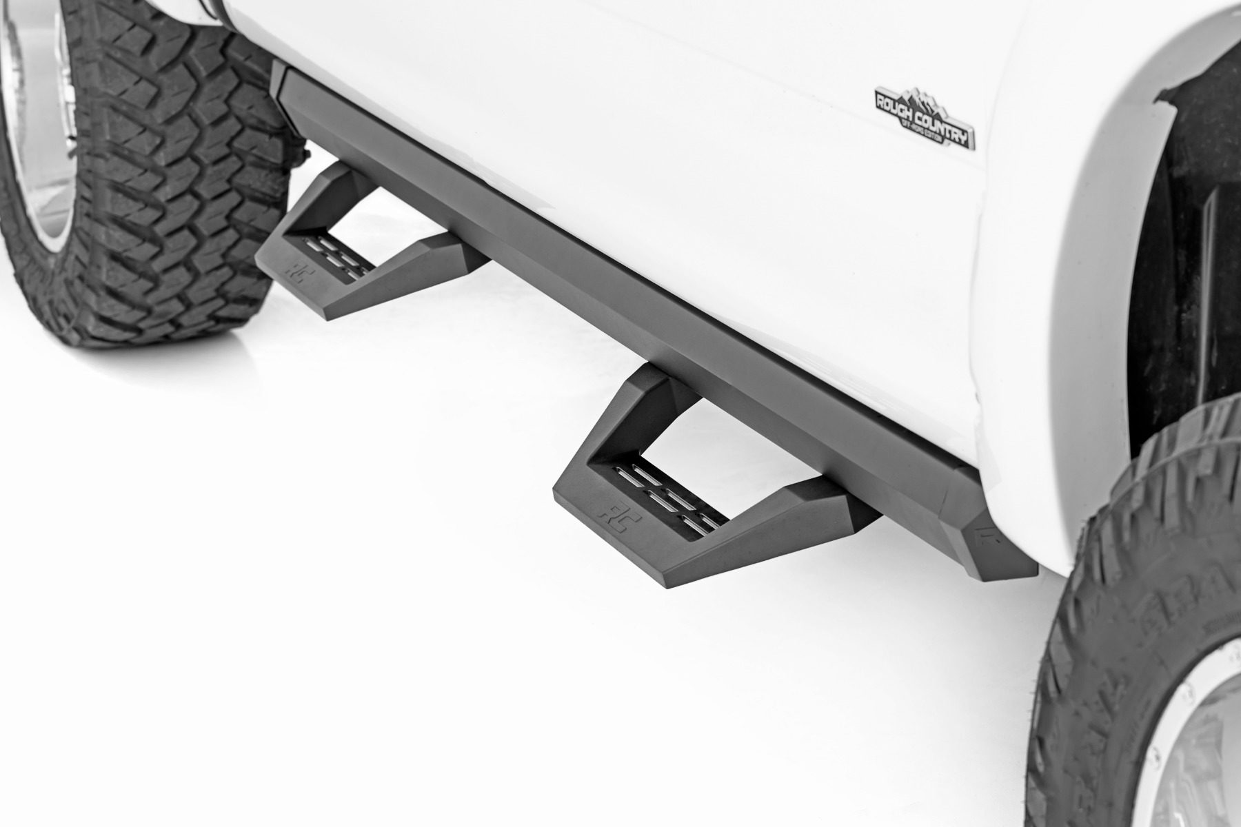 Rough Country SRX2 Adjustable Aluminum Steps with 76-Inch Rail