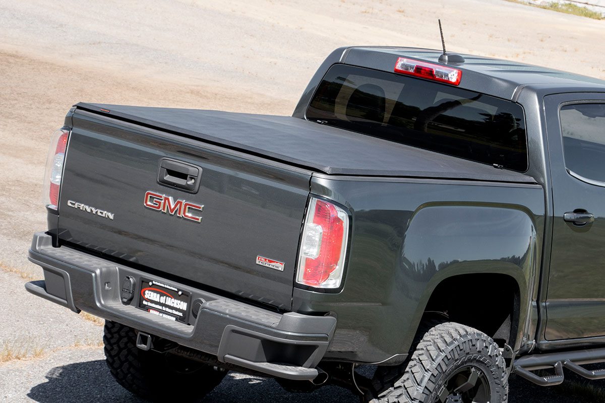 Rough Country Soft Tri-Fold Bed Cover for Chevrolet Colorado 5-Foot Bed