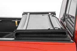 6'10" Soft Tri-Fold Bed Cover for F-250/F-350 Super Duty (2017-2025), view 5, Rough Country 41517650A