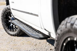 RPT2 Running Boards with 6.75-Inch Step for GM 1500 Crew Cab, view 4, Rough Country 44001