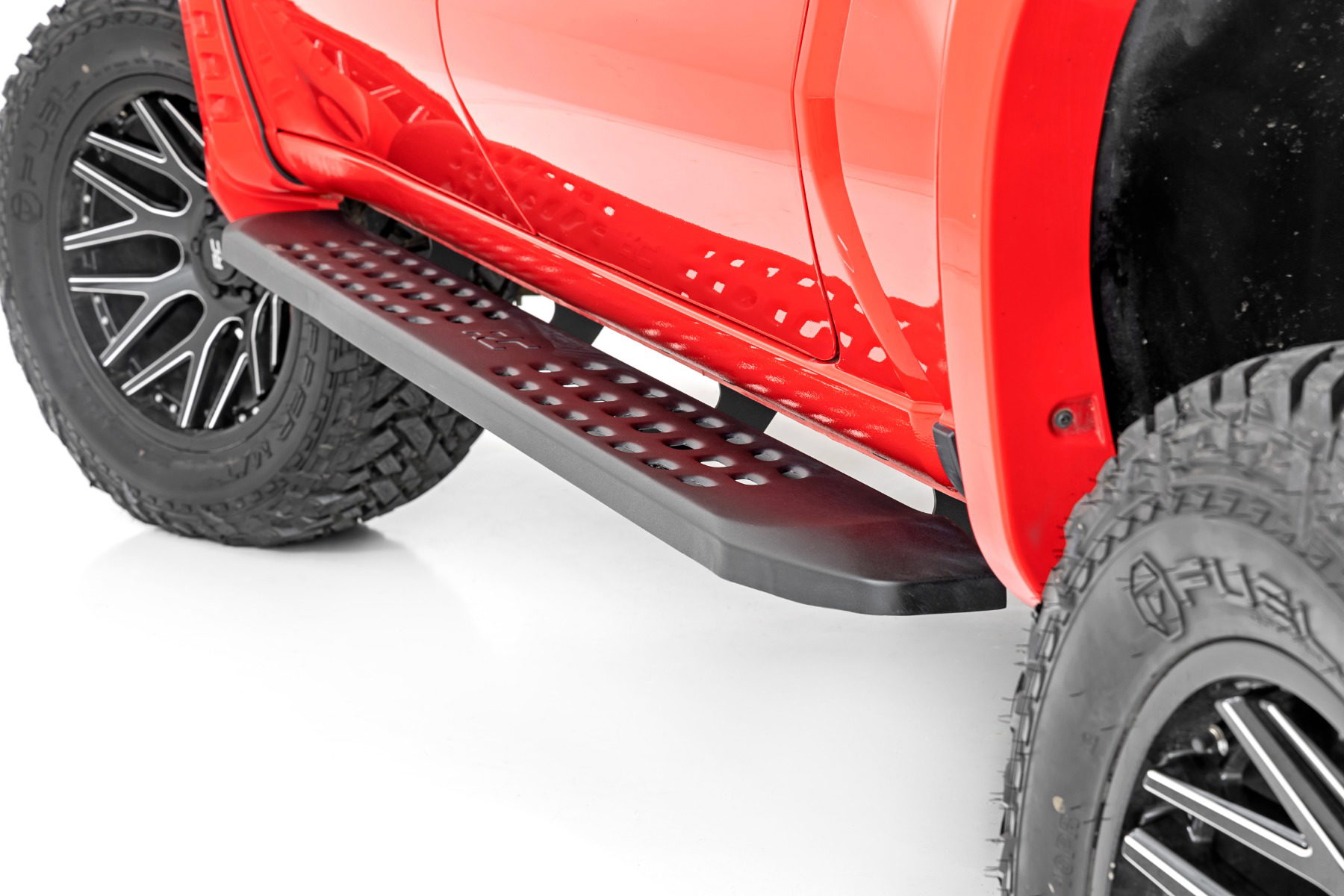 Rough Country RPT2 Running Boards, Black — GM 1500 Crew Cab Bracket Kit