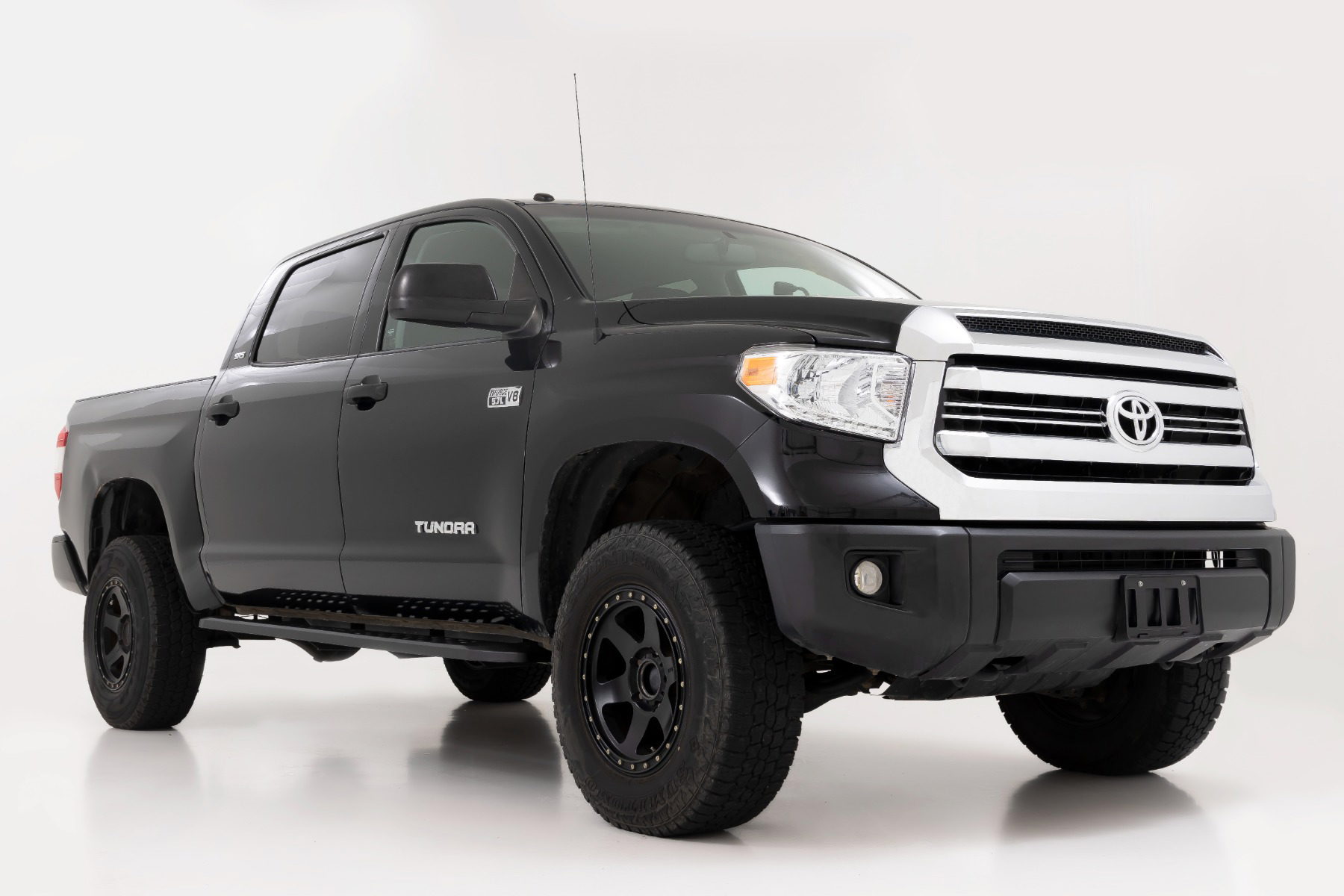 RPT2 Running Boards for 2007–2021 Toyota Tundra Crew Cab, Rough Country 44006