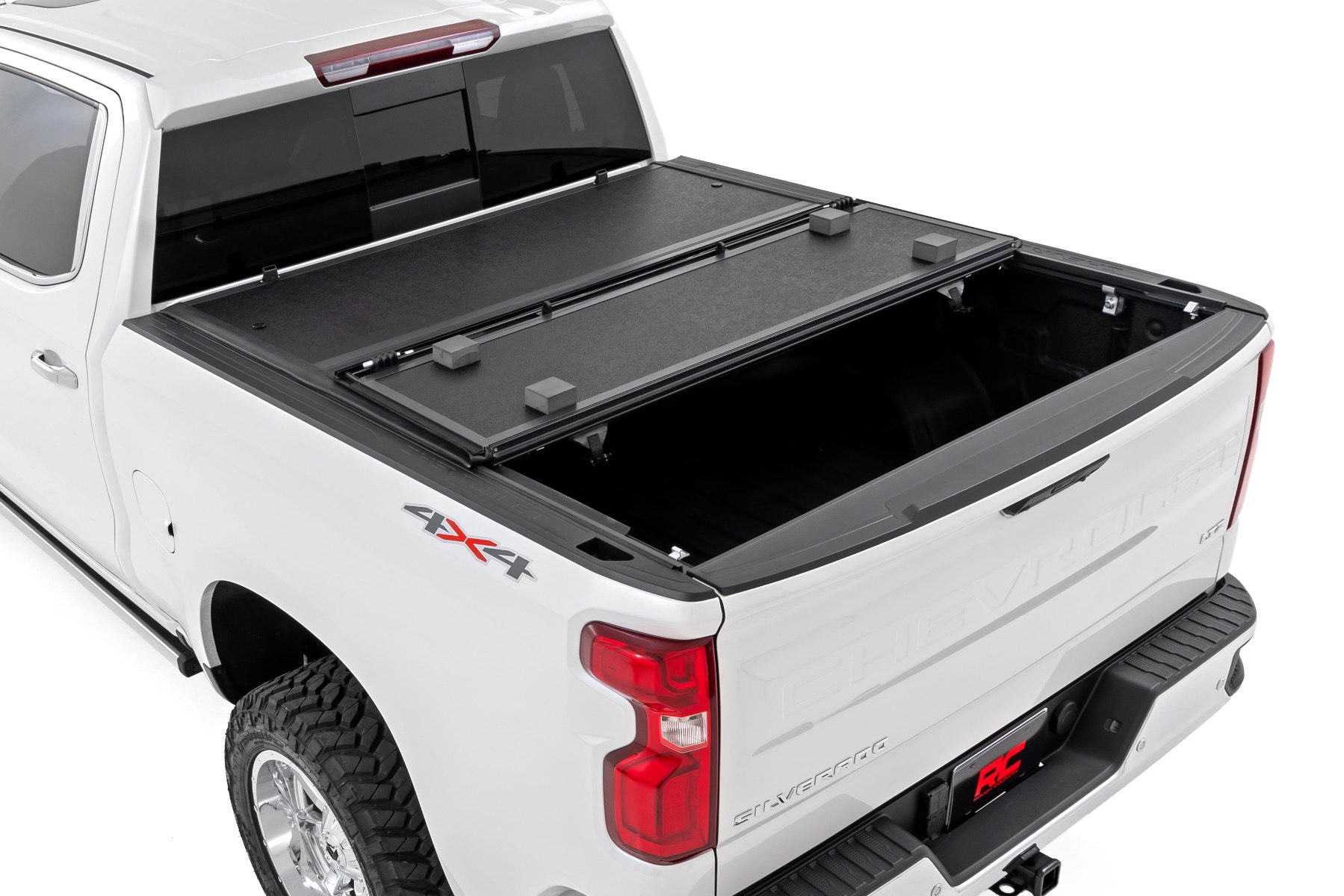 Hard Low Profile Tri-Fold Tonneau Cover, 5'10" Bed — Rough Country 47120580B
