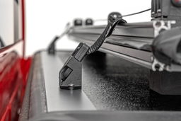 Hard Tri-Fold Tonneau Cover for Silverado/Sierra HD (2020–2025), view 3, Rough Country 47120651B