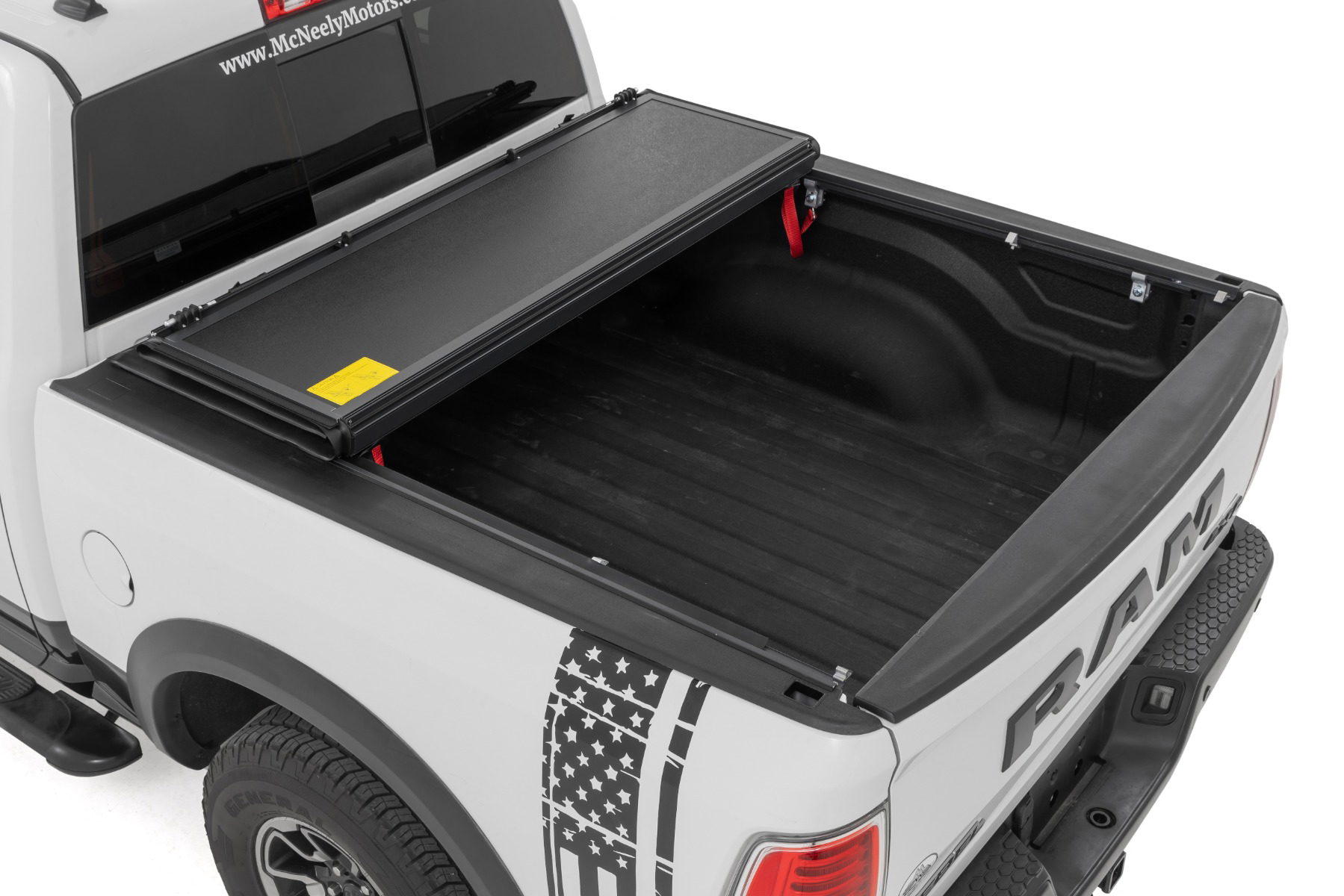 Hard Low-Profile Tri-Fold Tonneau Cover, Rough Country 47318650B
