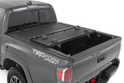 Low Profile Tri-Fold Bed Cover for Toyota Tacoma 5' Bed (2016-2023), view 2, Rough Country 47420500B