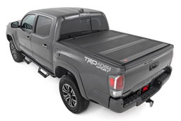 Low Profile Tri-Fold Bed Cover for Toyota Tacoma 5' Bed (2016-2023), view 3, Rough Country 47420500B
