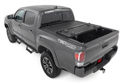 Low Profile Tri-Fold Bed Cover for Toyota Tacoma 5' Bed (2016-2023), view 4, Rough Country 47420500B