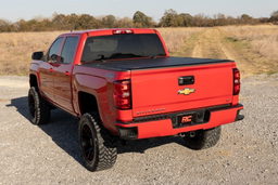 Hard Tri-Fold Bed Cover for Silverado & Sierra 1500 (2014–2018), view 5, Rough Country 49119551