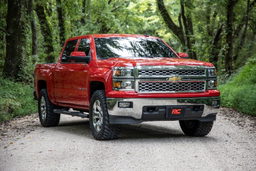 N3 Leveling Struts for 2014–2018 Silverado and Sierra 1500 shown installed, Rough Country 501063