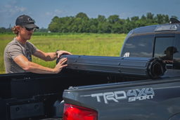 Hard Roll-Up Bed Cover for 2016–2023 Toyota Tacoma, view 5 — Rough Country 50420500