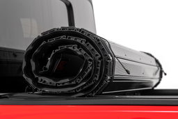 Hard Roll-Up Bed Cover for Jeep Gladiator 4WD (2020–2025), view 2, Rough Country 50620500