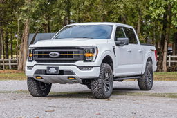 2.5-Inch Lift Kit with M1 Struts for F-150 Tremor 4WD (2021-2025), view 5, Rough Country 510040