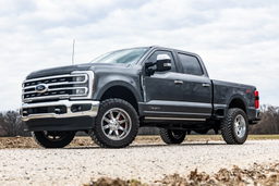 2 Inch Leveling Kit for 2017–2025 Ford F-250/F-350 4WD shown installed, Rough Country 51017