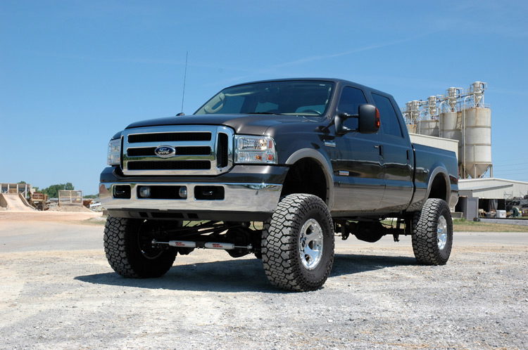 Rough Country 6-Inch Lift Kit with N3 Shocks for 2005-2007 Ford Super Duty 4WD with Control Arms
