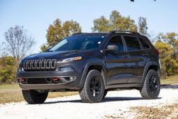 2-Inch Leveling Kit for 2014–2023 Jeep Cherokee, view 2, Rough Country 60400