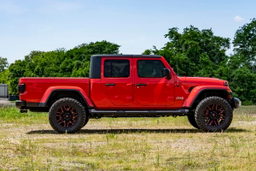 2.5-Inch Leveling Kit for 2020–2023 Jeep Gladiator, view 4, Rough Country 63400