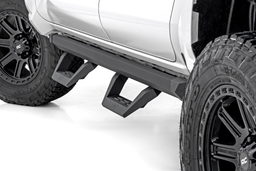 SRX2 Adjustable Aluminum Steps for 2024–2025 Toyota Tacoma Double Cab shown installed, Rough Country 73004