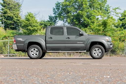 2-Inch Leveling Kit with Strut Extensions for Toyota Tacoma, view 2, Rough Country 743