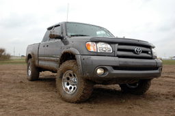 2.5-Inch Lift Kit with M1 Shocks for 2000-2006 Toyota Tundra 4WD, view 4, Rough Country 75040