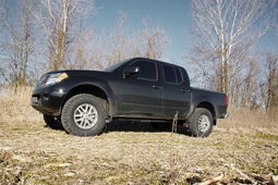 2.5-Inch Red Anodized Leveling Kit for Frontier & Xterra, view 2, Rough Country 865RED