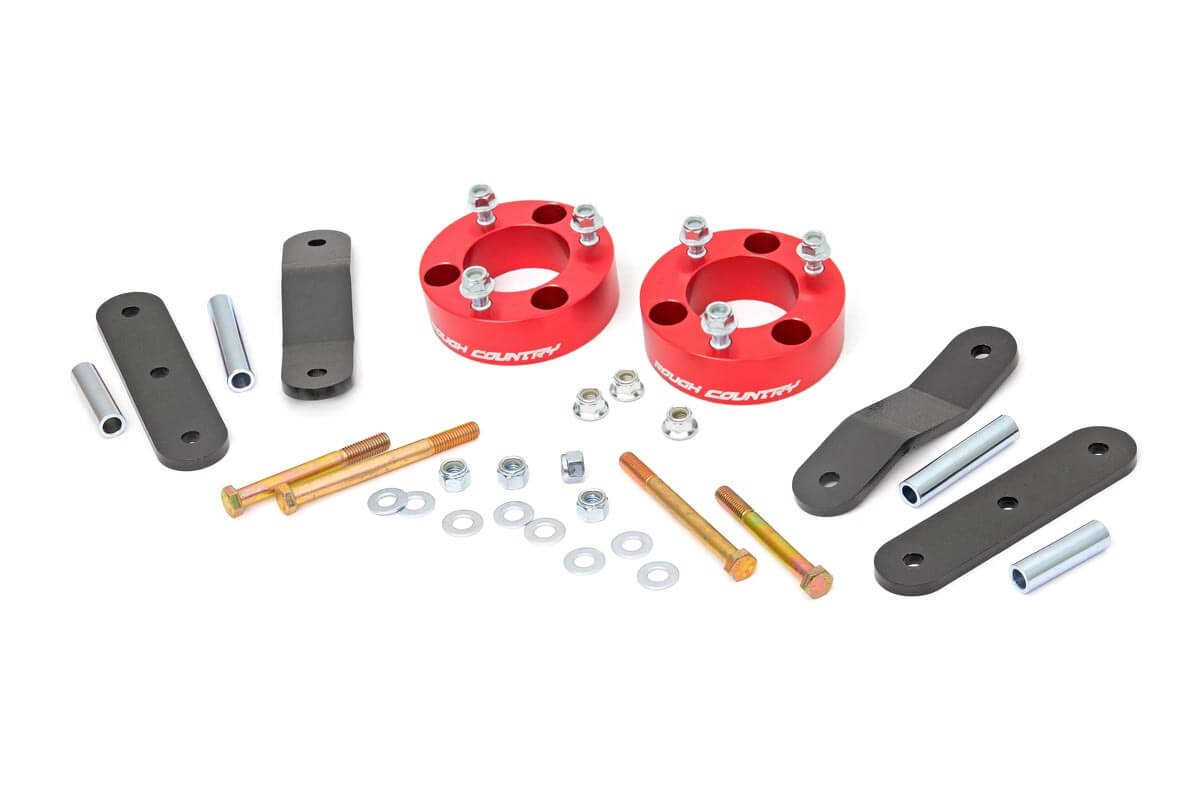Rough Country 2.5-Inch Leveling Kit with 1.5-Inch Rear Shackles for Frontier