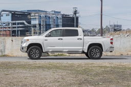 2.5-3 Inch Leveling Kit with Rear Blocks for Tundra 4WD, view 2, Rough Country 87000