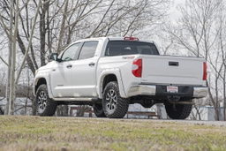 2.5-3 Inch Leveling Kit with Rear Blocks for Tundra 4WD, view 6, Rough Country 87000
