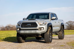 1-Inch Pocket Fender Flares for Toyota Tacoma (2016-2023), view 2, Rough Country F-T11621A