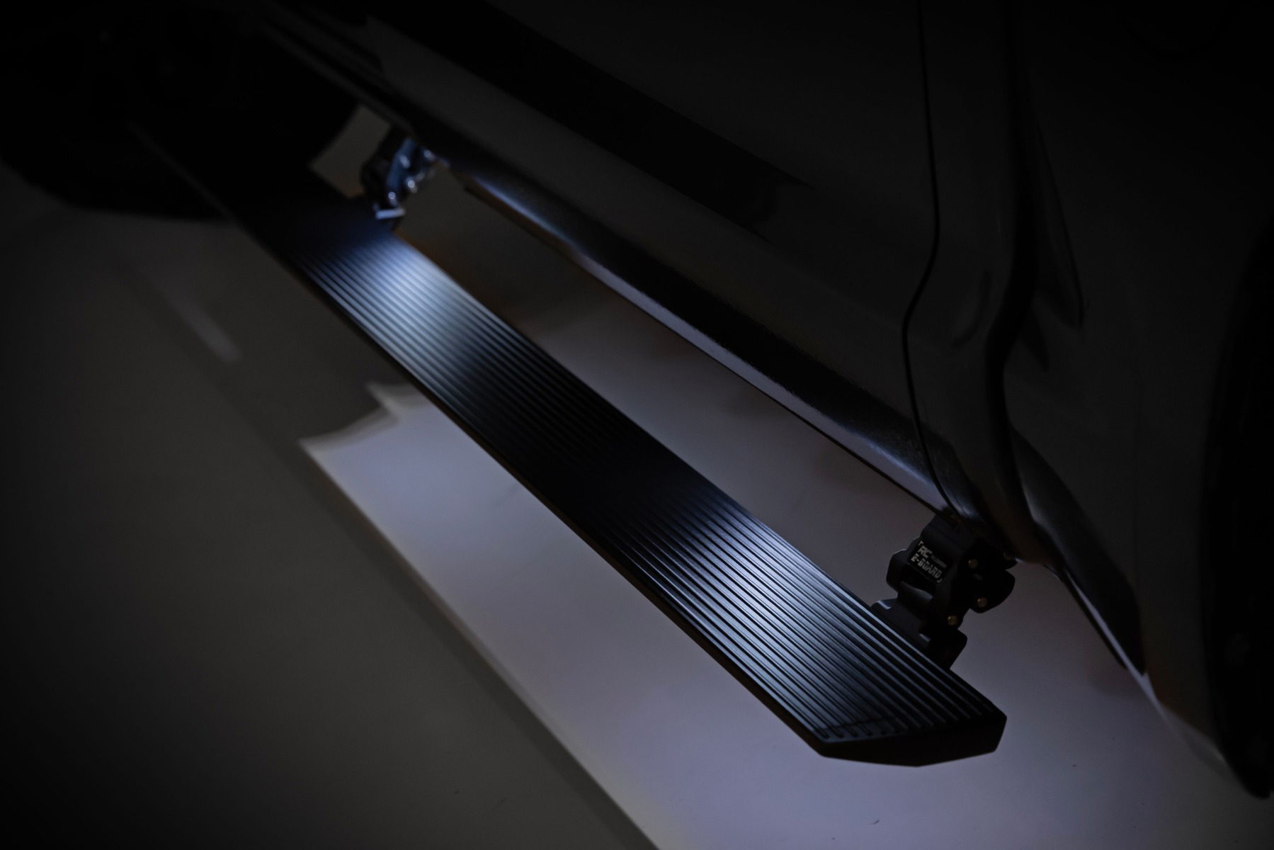6-Inch Power Running Boards for Silverado & Sierra (2007–2014), Rough Country PSR50718