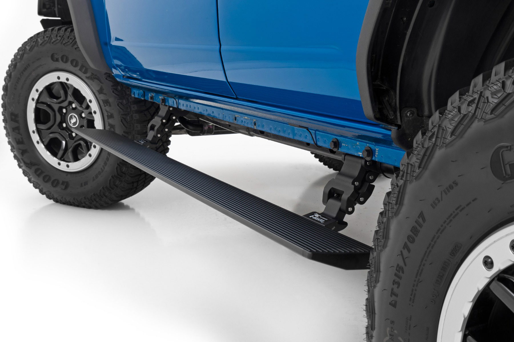 Rough Country Power Running Boards for 2021–2025 Ford Bronco 4-Door