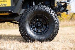 Heavy-Duty Gloss Black Steel Wheel, 10-Slot D-Window, view 4 — Rough Country RC51-6881