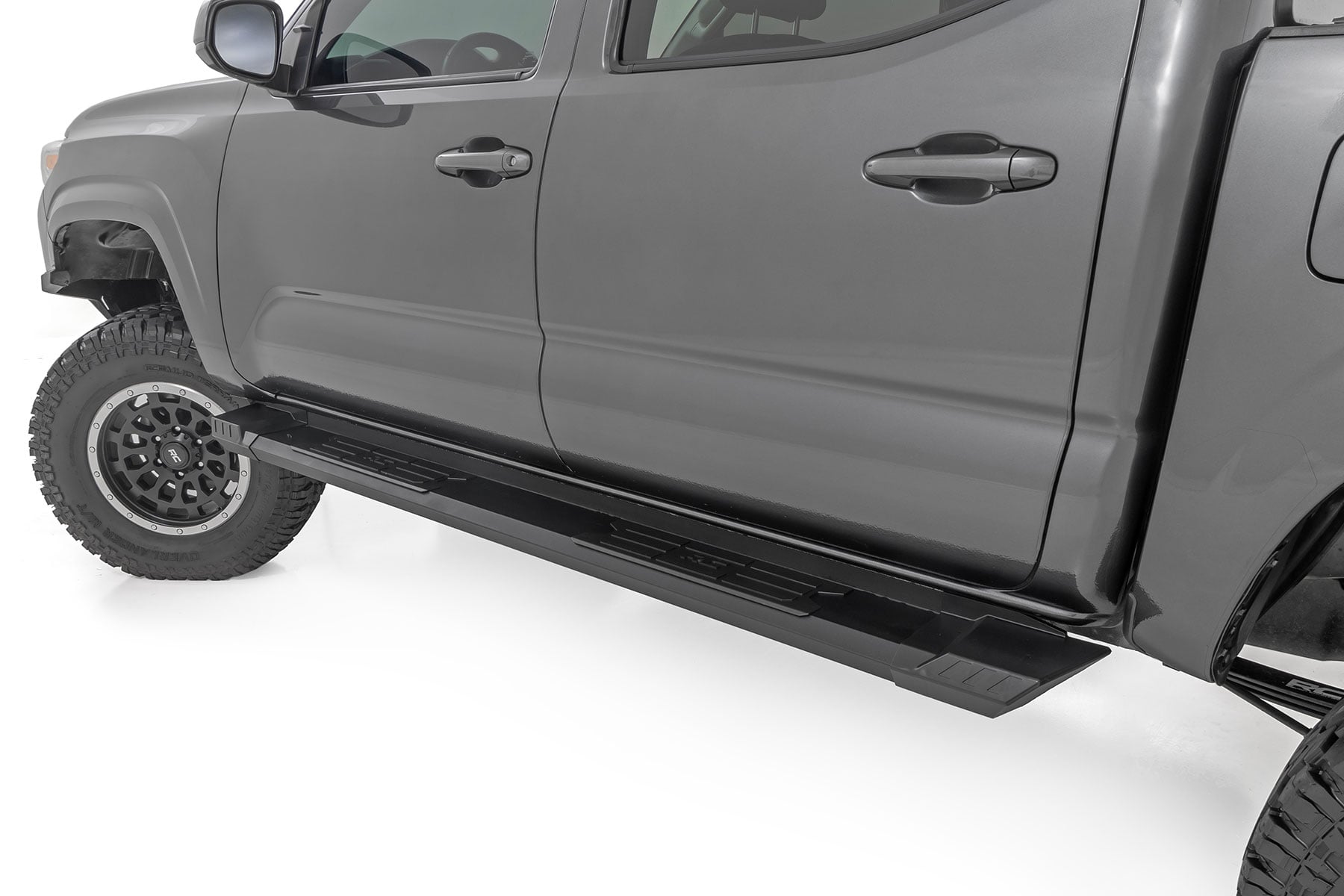 HD2 Aluminum Running Boards for Toyota Tacoma — Rough Country SRB051785A