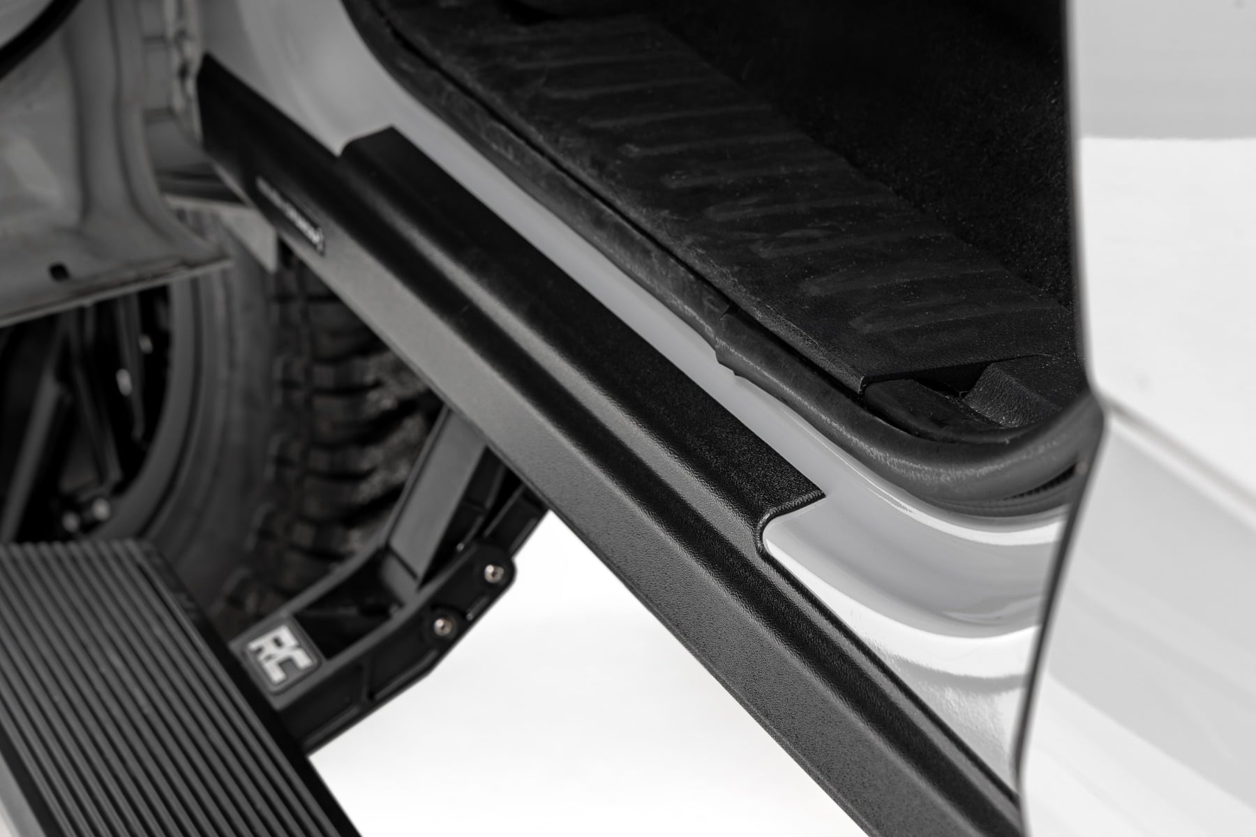 Trail Cladding for Ford F-150 Crew Cab (2021-2025) — Rough Country TC13023
